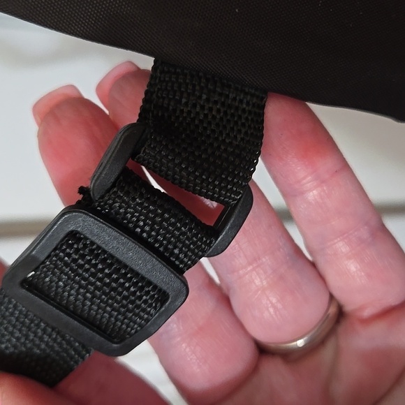 Skechers Black Drawstring Bag with Colorful Graphics Lips Shoes - Picture 2 of 4